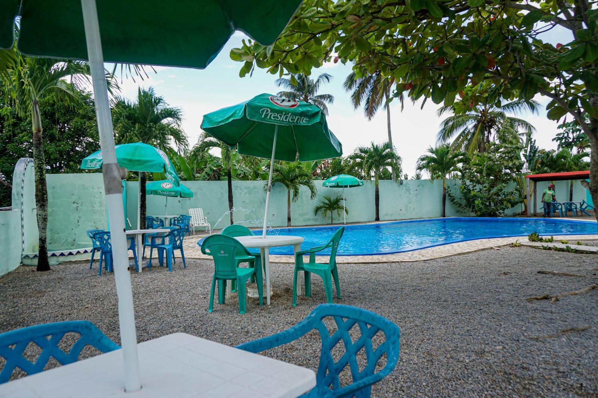 Hotel Nuevo Amanecer El Catey Exteriör bild